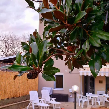 La Casetta Della Magnolia Lägenhet *